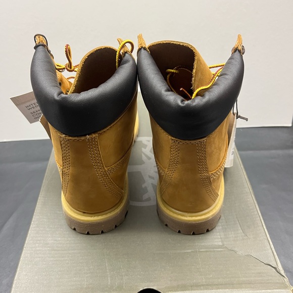Timberland - Size: 6.5 - Brand new in box - Picture 4 of 8
